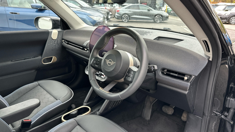 MINI Cooper 135kW E Classic 41kWh 3dr Auto Electric Hatchback